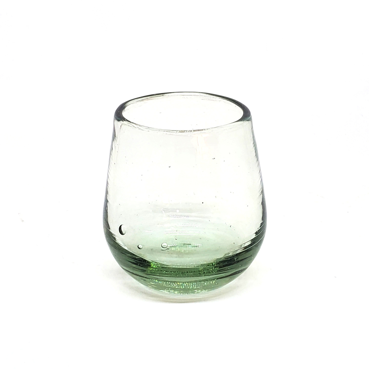 Novedades / Vasos Roly Poly Transparente (Juego de 6) / Nuestros vasos transparentes son fabricados uno por uno a base de vidrio reciclado, haciéndolos obras de arte únicas.